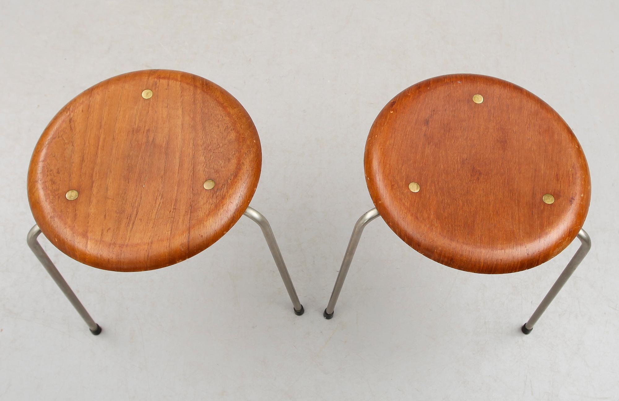 PALLAR, 2 st,  Arne Jacobsen för Fritz Hansen.