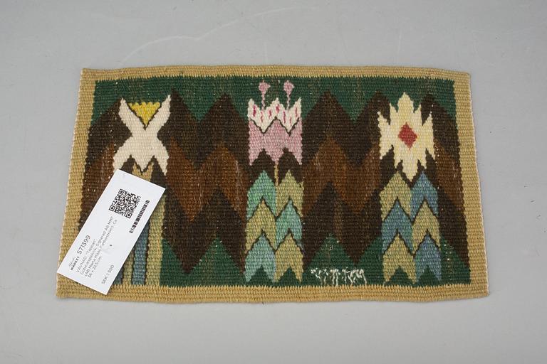 VÄVNAD. "Täppan". Gobelängteknik. Signerad AB MMF (AB Märta Måås-Fjetterström). Ca 36 x 22,5 cm.