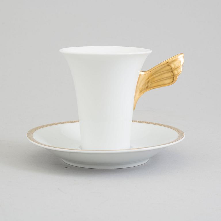 a set of 5 porcelain coffee cups, 'Médaillon Méandre d'Or', Ikarus, by Versace for Rosenthal.