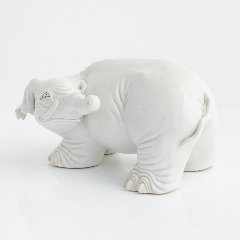 A porcelain elephant figurine, Edo, Japan, 1603-1867.