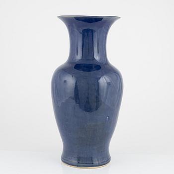 A blue glazed porcelain vase, China, 20th Century.