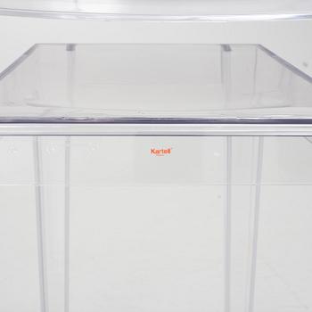 Philippe Starck, 8 st, "La Marie" Kartell, Italien, Modellen formgiven 1998.