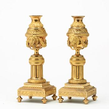 CASSOLETTER, för ett ljus, ett par, Louis XVI-stil, 1800-tal.