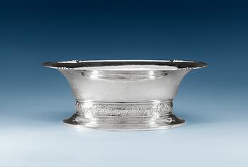 A C.G. Hallberg silver jardinière, Stockholm 1919.