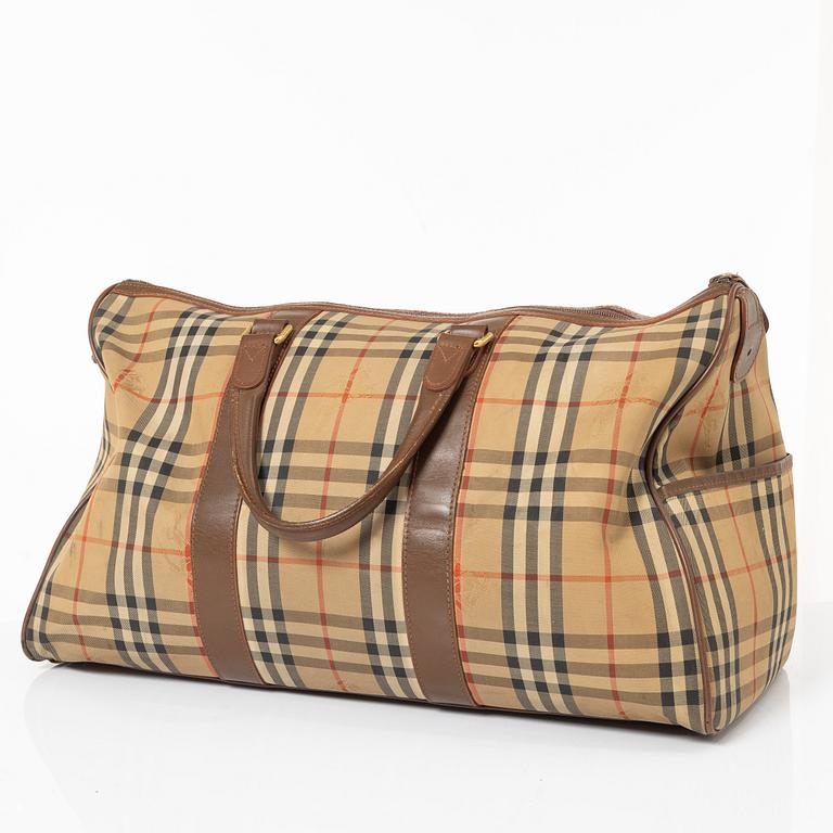 Burberry, weekend bag.