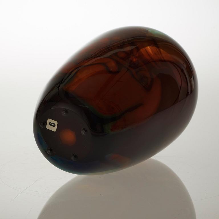 An Eva Englund graal glass vase, Muraya 1991.