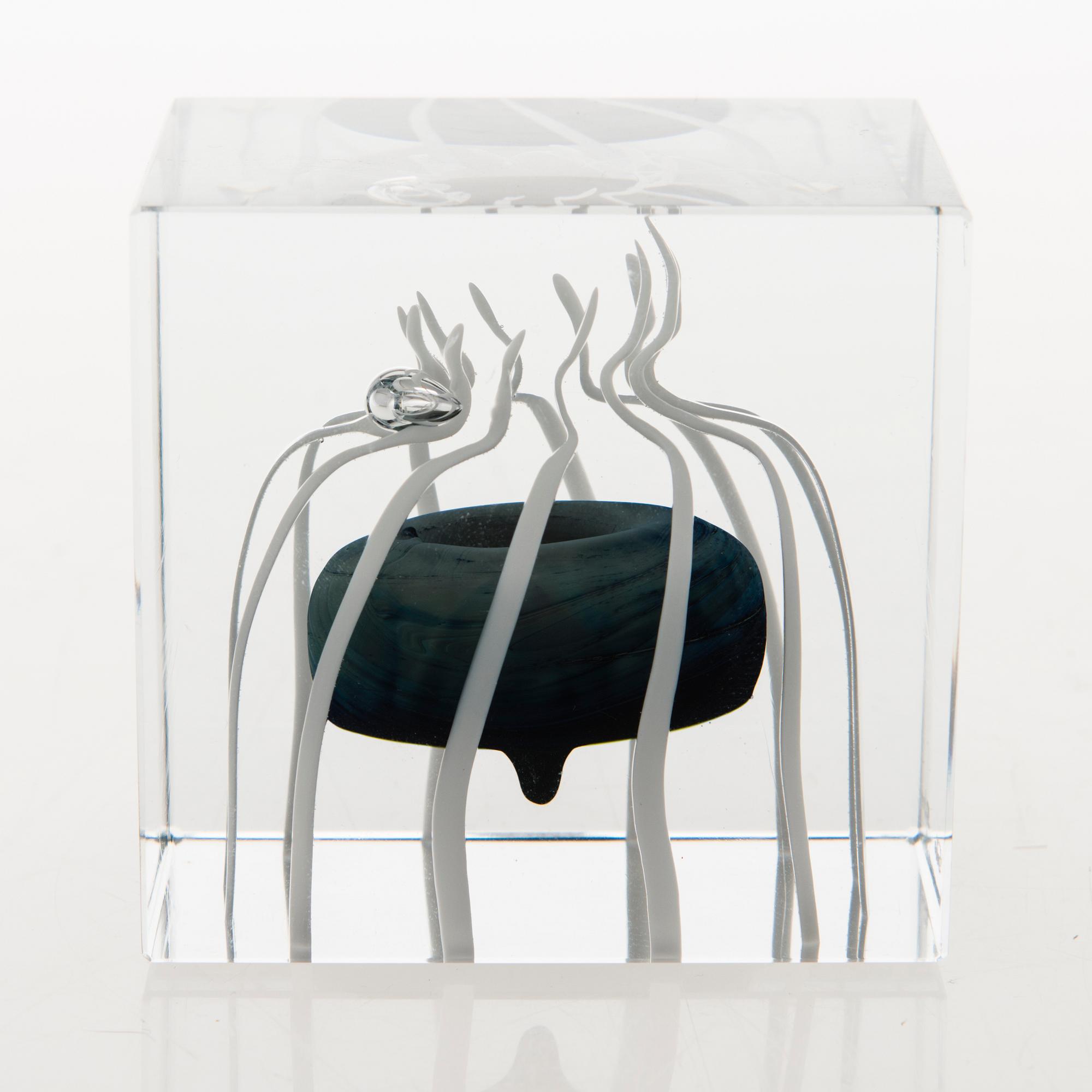 OIVA TOIKKA, AN ANNUAL CUBE, signed Oiva Toikka, nuutajärvi, daterad 1990, 118/2000.