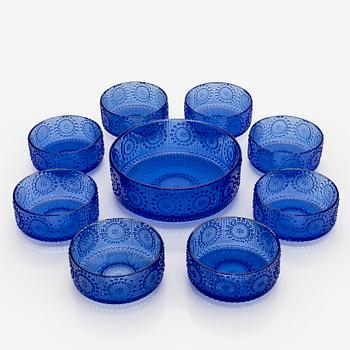 Nanny Still, a set of eight 'Grapponia' dessert bowls and a serving bowl, Riihimäen Lasi, 1970s.