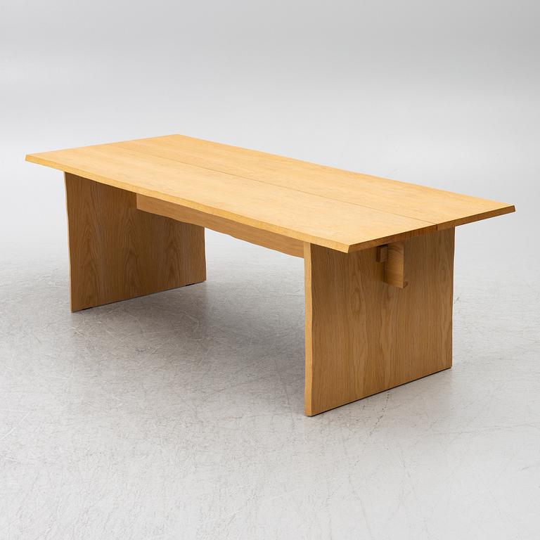 Philippe Malouin, a 'Bookmatch table'. Hem, 2021.