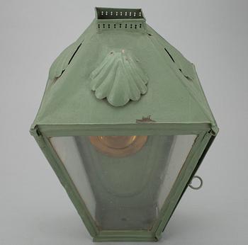 VÄGGLYKTA, bemålad plåt, 1900-talets början. H 45.