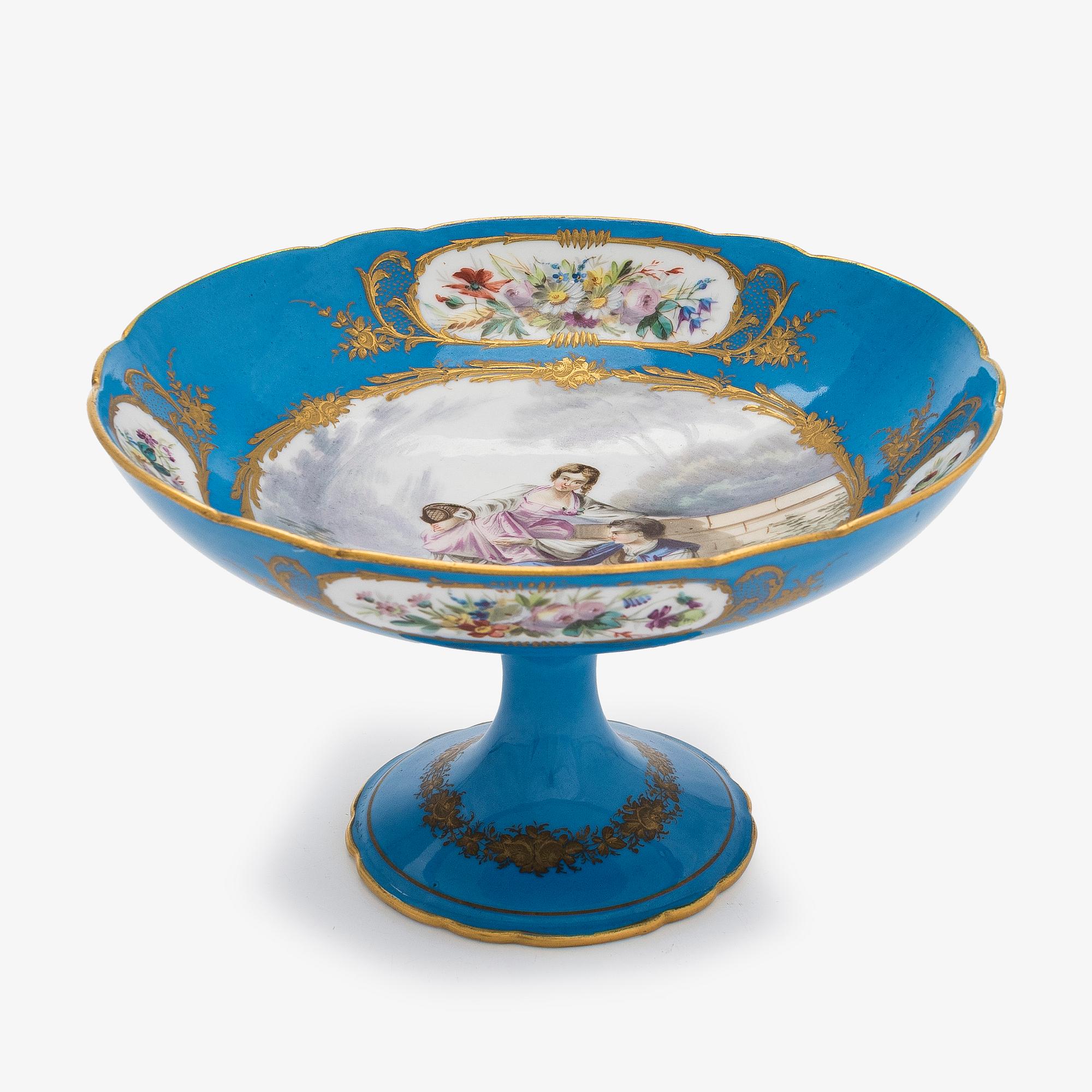 A footed porcelain bowl, Sèvres-like mark, around 1900.
