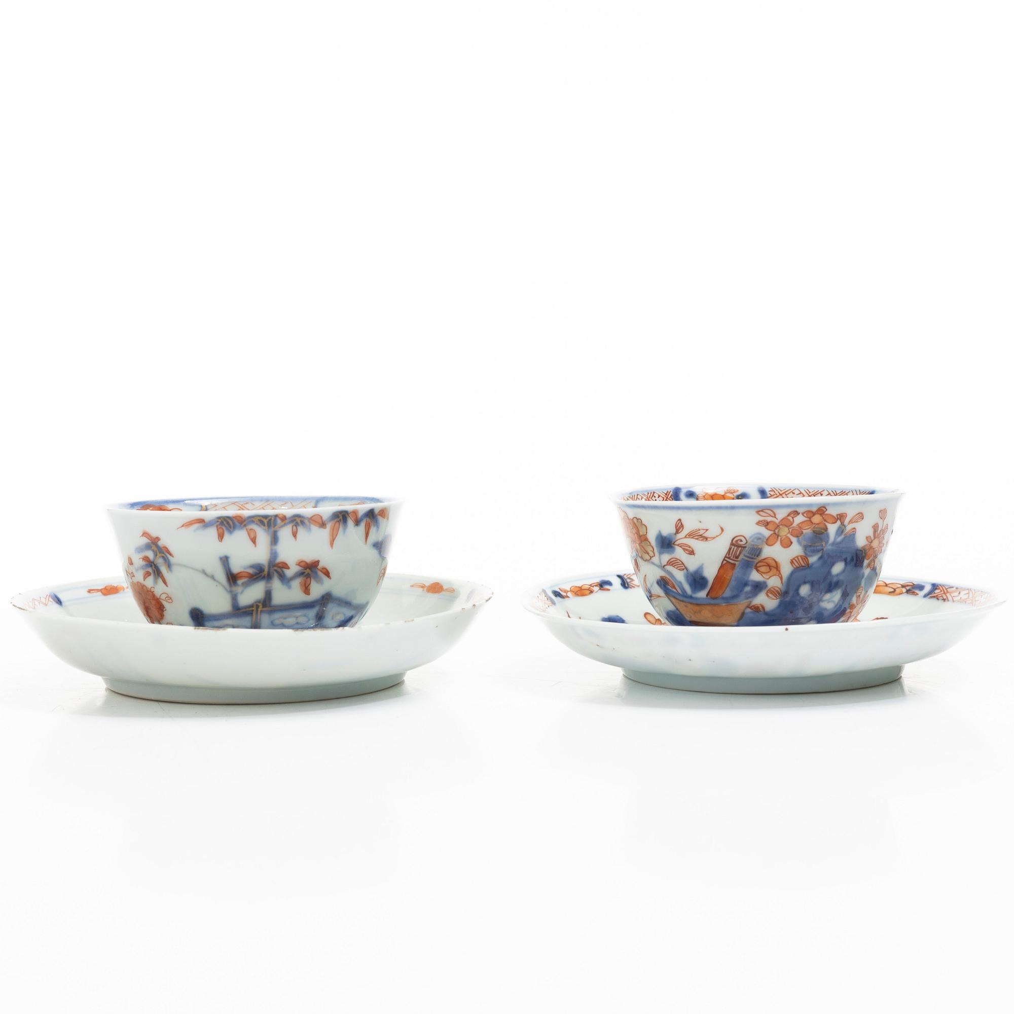 Koppar med fat, 2 st, med träställ, porslin, Kina, Qianlong (1736-95).