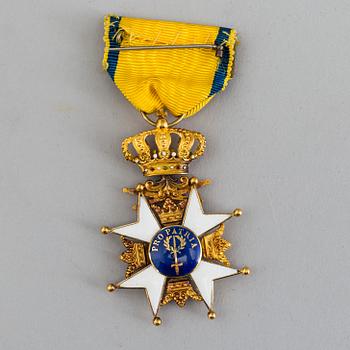 The royal swedish order of the sword CF Carlman Stockholm 18 carat gold. Weight ca 13 gram.
