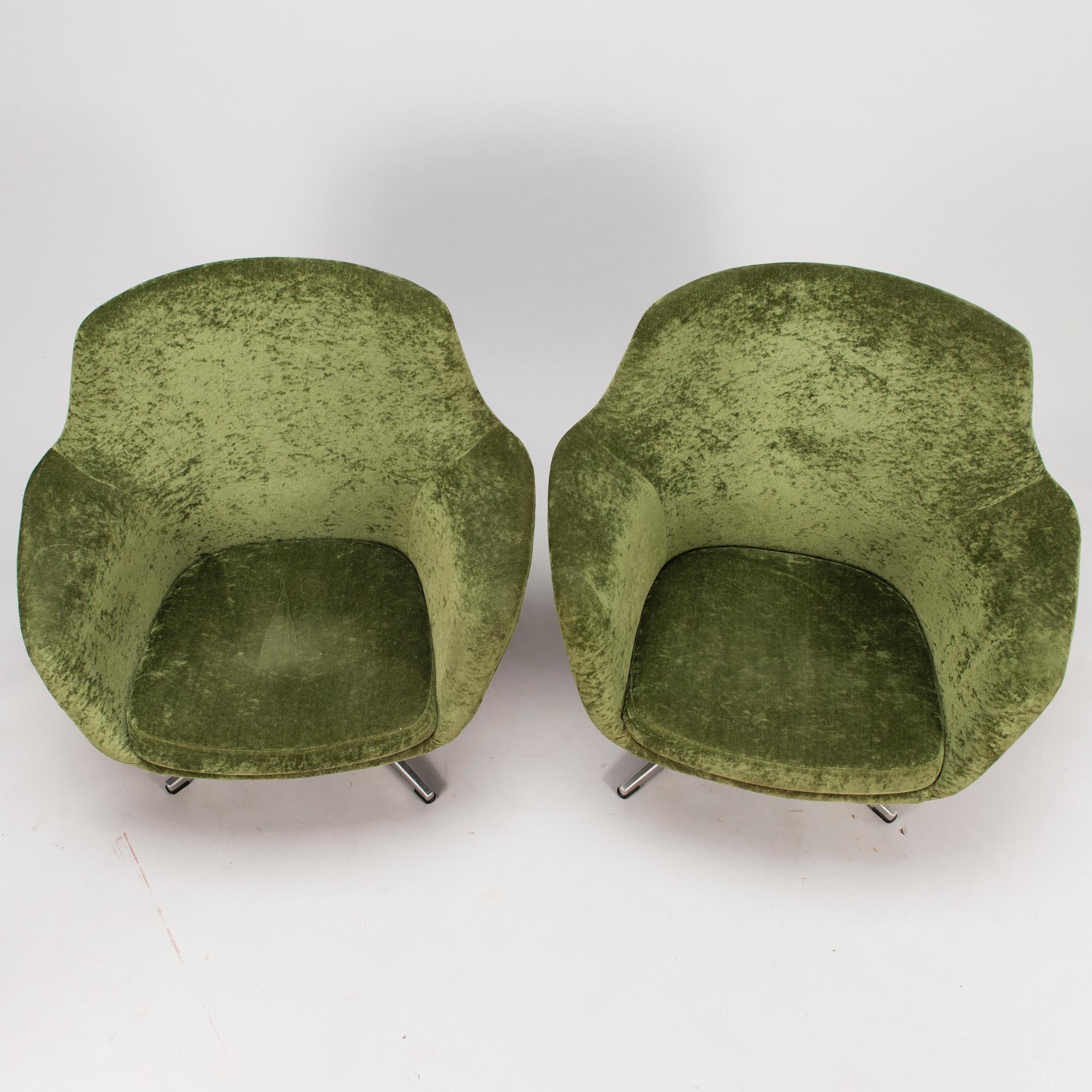 OLLI MANNERMAA, A PAIR OF ARMCHAIRS, "Vista", manufacturer Martela, 1970s.