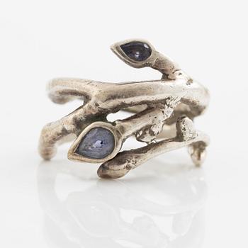 Sofia Björkman, collier, ring och örhängen i form av björkgrenar, silver. Ring med tanzaniter.