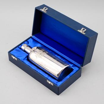 FLASKA, sterlingsilver, Cris, Stockholm, 1993. Vikt ca 529 g.