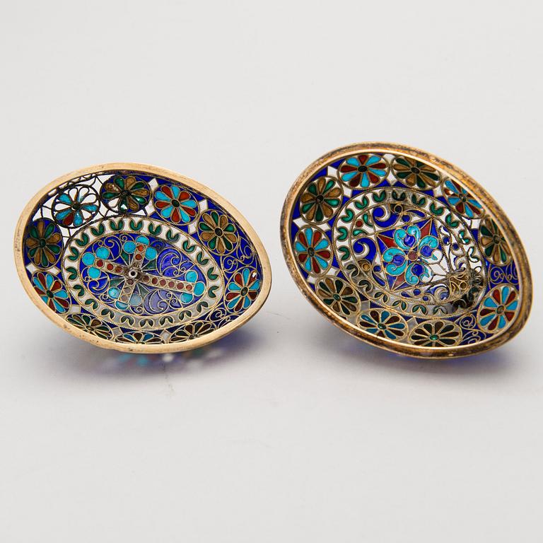 A RUSSIAN PLIQUE A JOUR ENAMEL EGG, silver, Russia ca 1900.