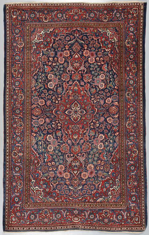MATTA, möjligen Keshan, old, 207 x 127 cm.