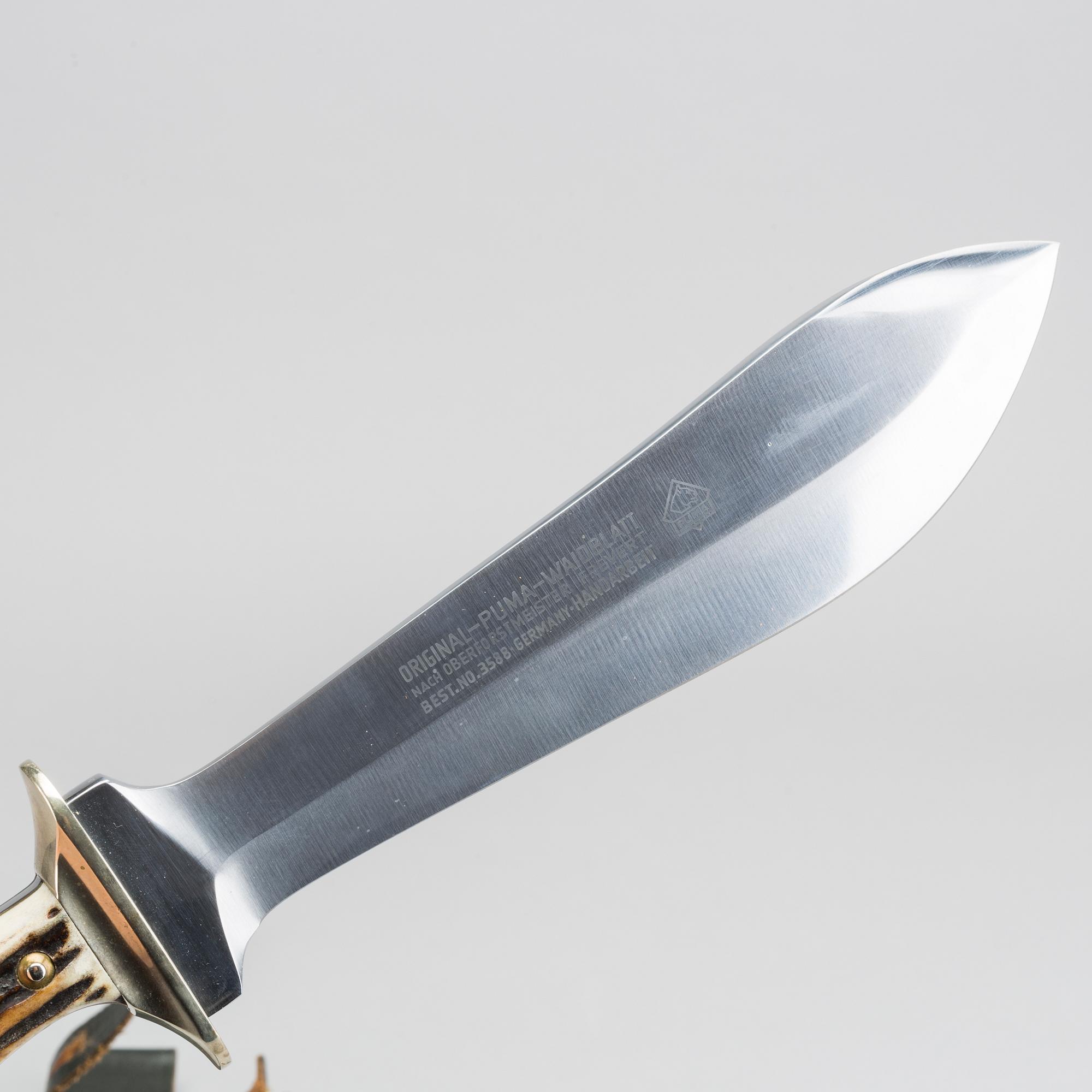 Two 20th century Puma "Waidblatt" and "Kleiner Jagdnicker" knives.