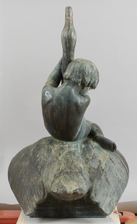 Theodor Lundberg, "Gosse lekande med svan" (Young boy playing with swan).