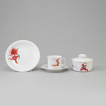 A 20th century set of 24 pices earthenware tableware, "Tomtejul", Aina Stenberg, Rörstrand.