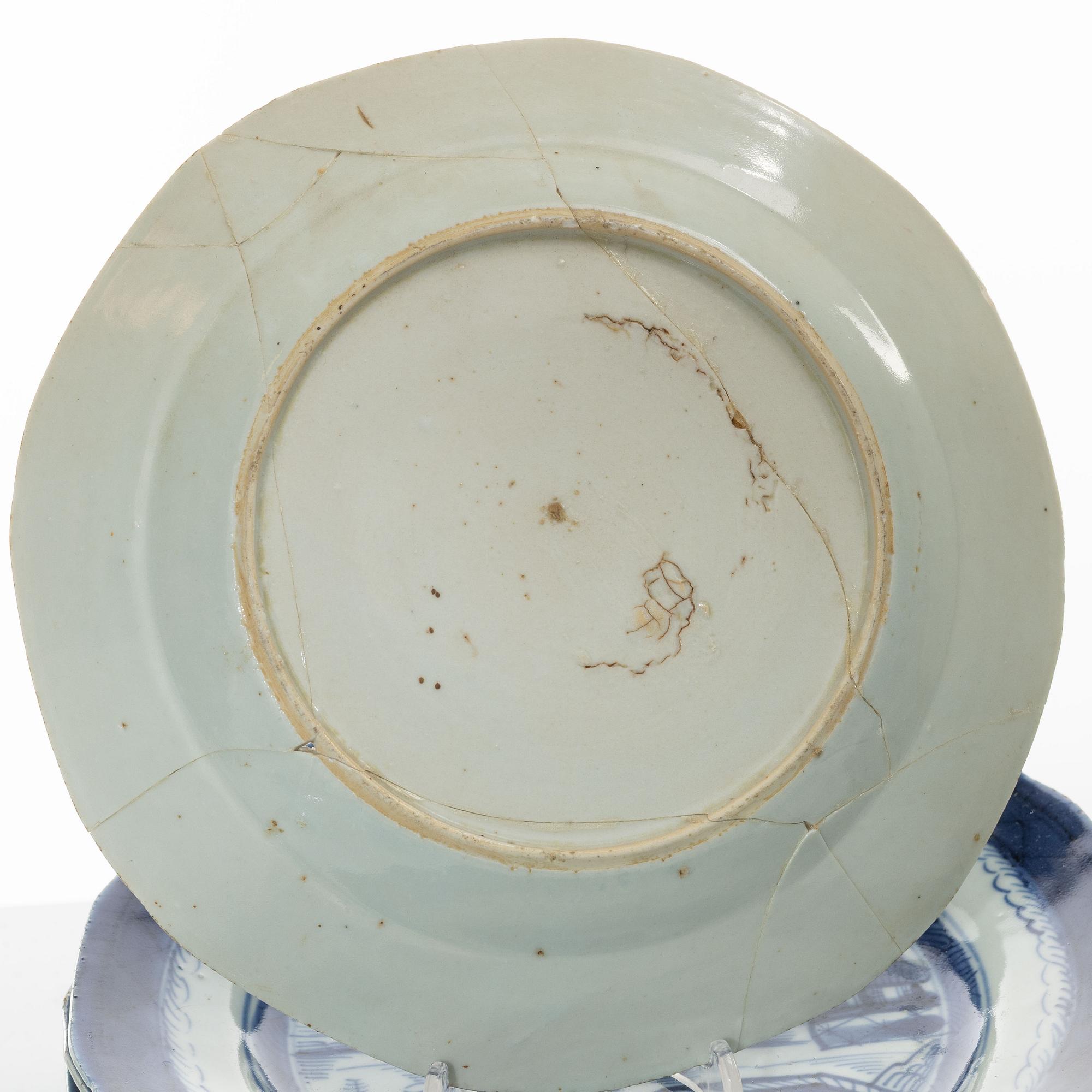 Tallrikar, 16 stycken, kompaniporslin, Kina, Qingdynastin, 1800-tal.