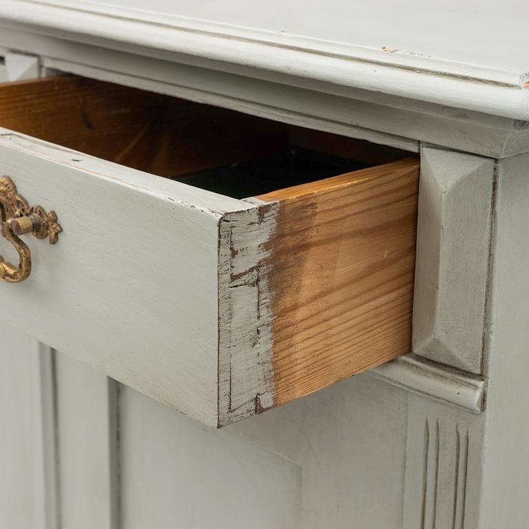 A cabinet, end of the 19th century.
