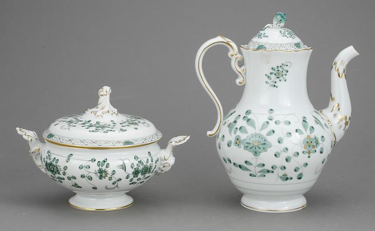 TERRIN med LOCK samt KAFFEKANNA, porslin, Meissen, första sortering, 1900-talets mitt.