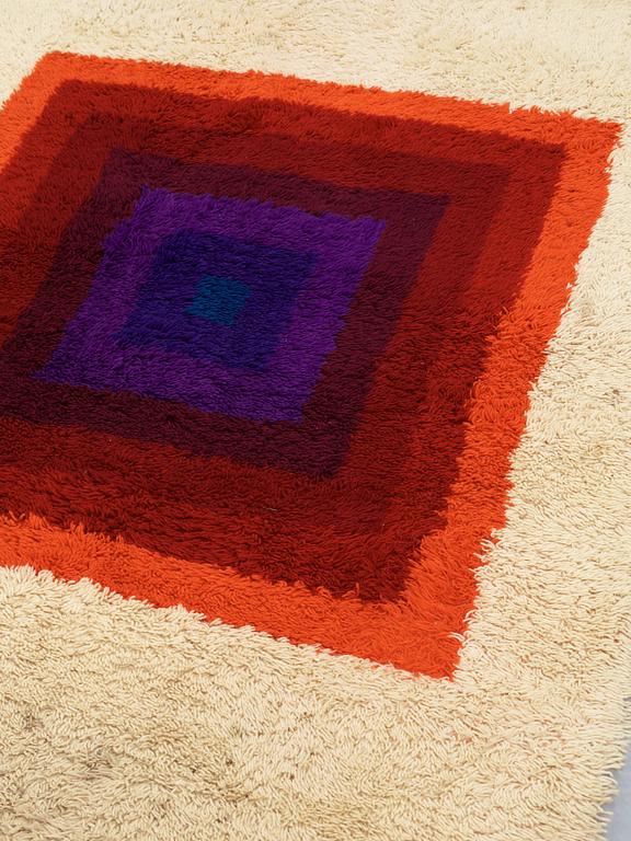 MATTA. "Square, Multi colour". Maskingjord rya. 199,5 x 137 cm. Komponerad av Verner Panton.