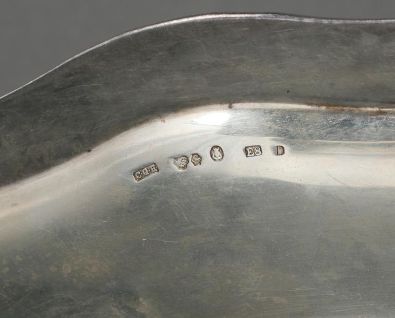 UPPLÄGGNINGSFAT, 4 st, silver, C.G Hallberg, Stockholm, 1925-1950. 3476 gram.