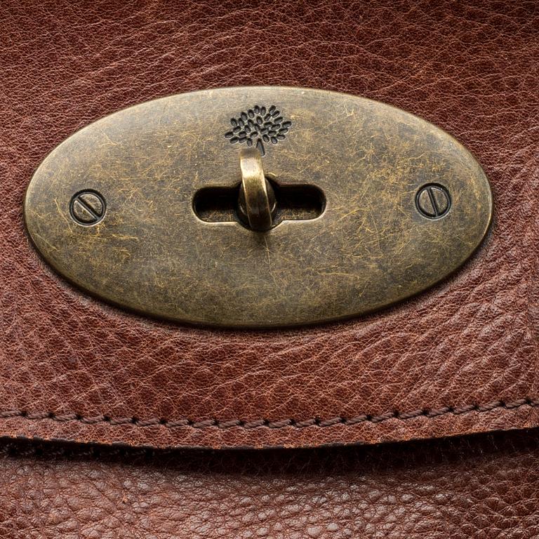 A MULBERRY PICADILLY HANDBAG.