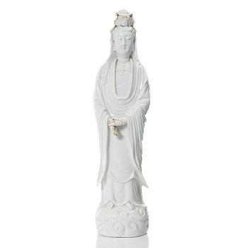 A Chinese blanc-de-Chine porcelain figure of Guanyin, Qing dynasty (1644-1912.