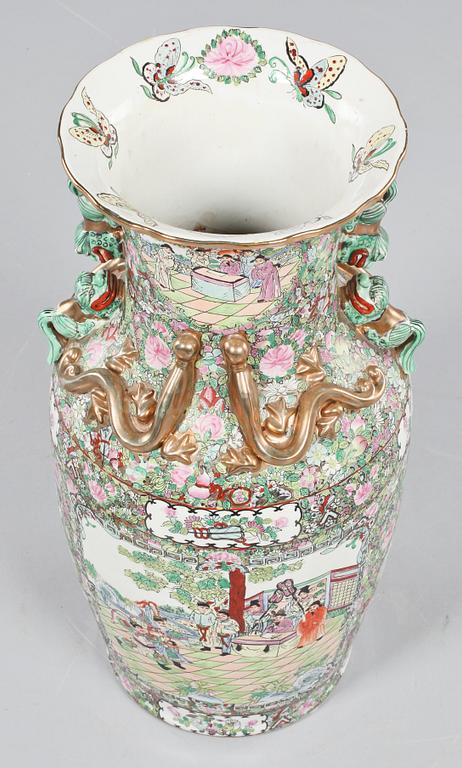 GOLVURNA, porslin, Kanton, Kina, 1900-talets andra hälft.