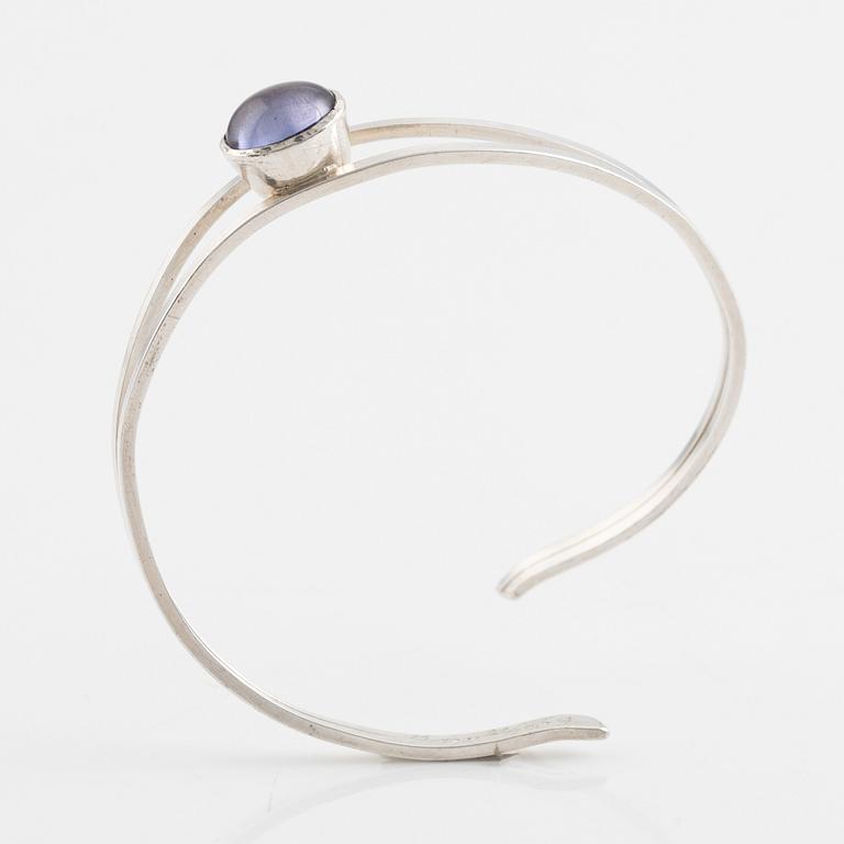 Martin Öhman, silver bangle.