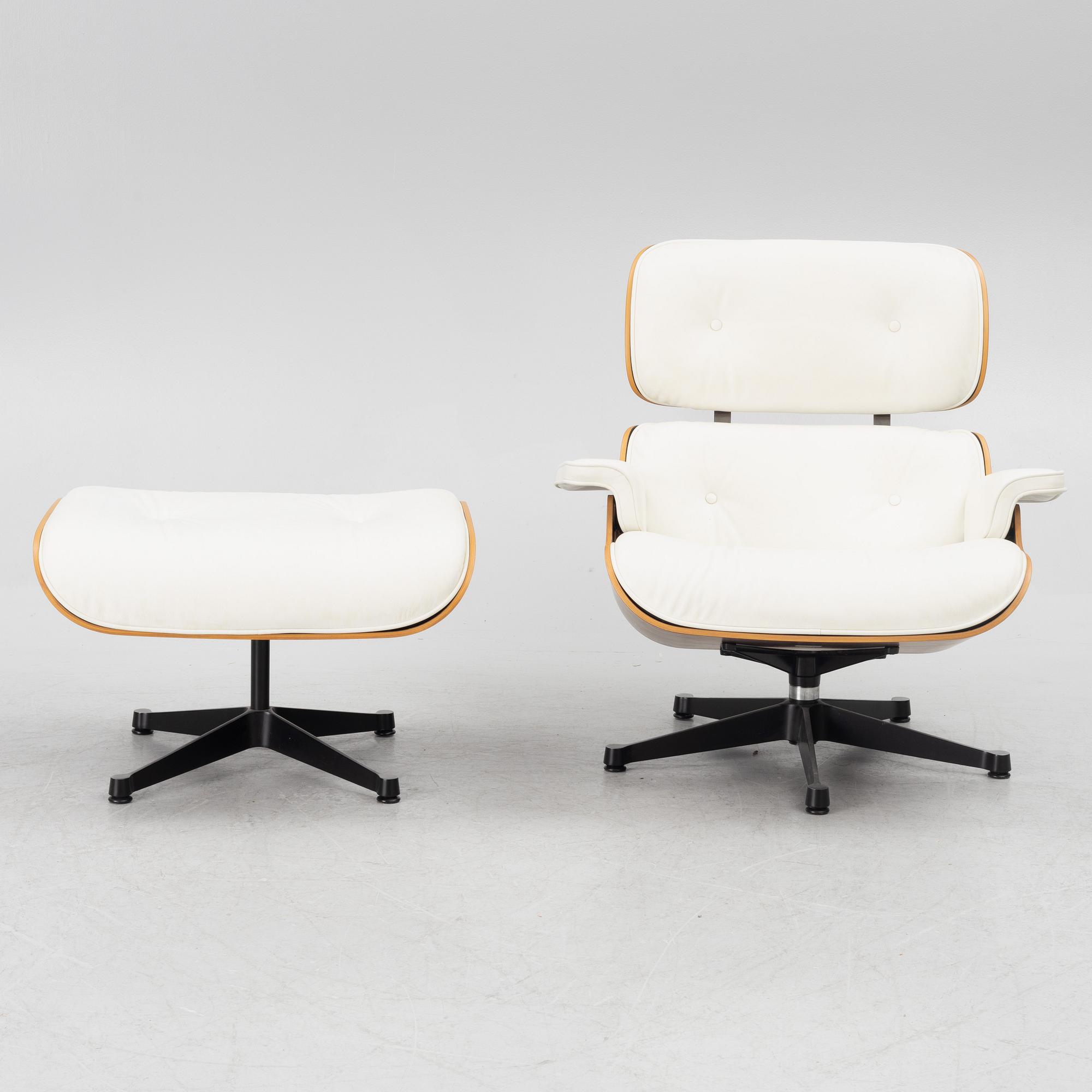 Charles & Ray Eames, fåtölj med fotpall, "Lounge Chair", Vitra, 2008.
