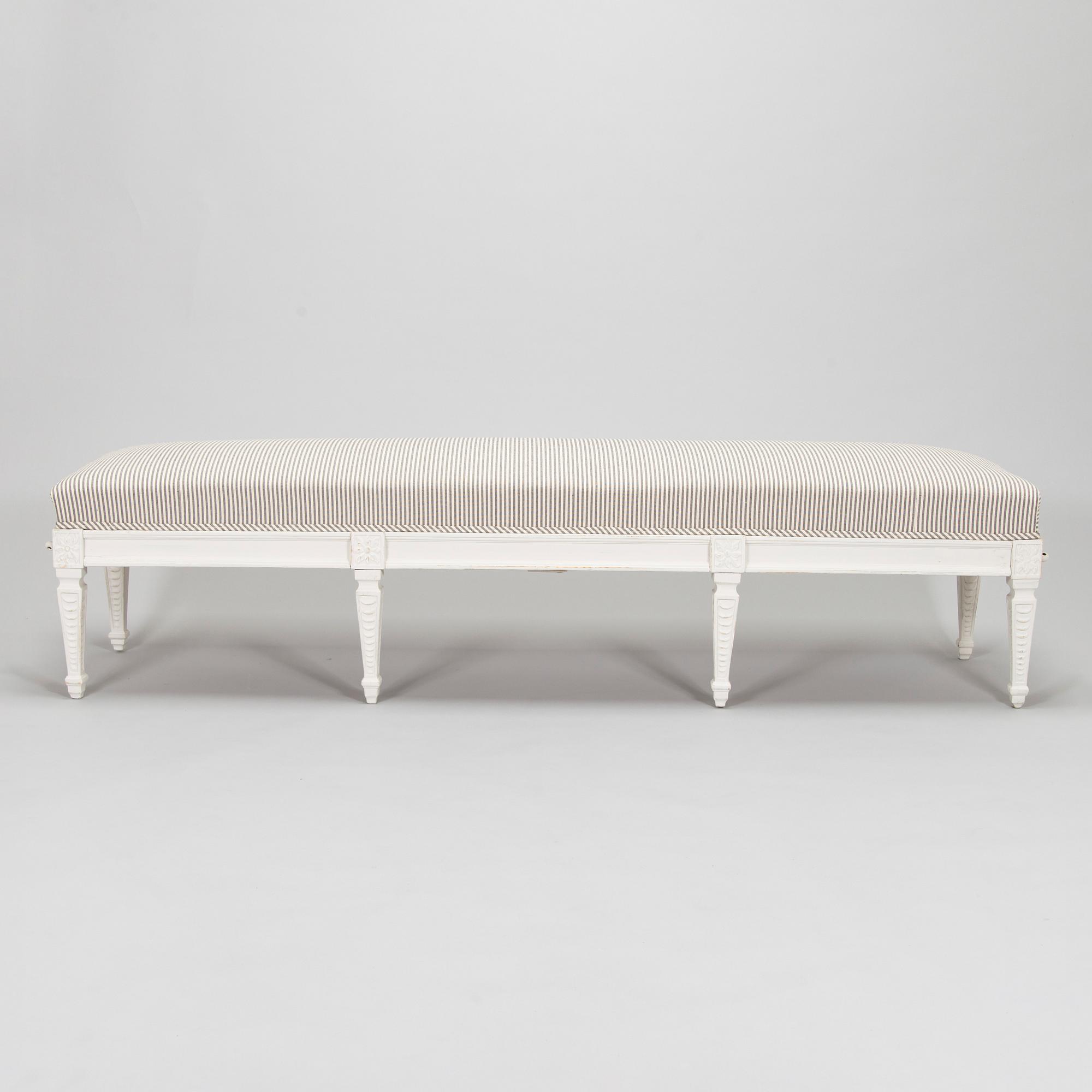 A late Gustavian bench from early 19th century.
