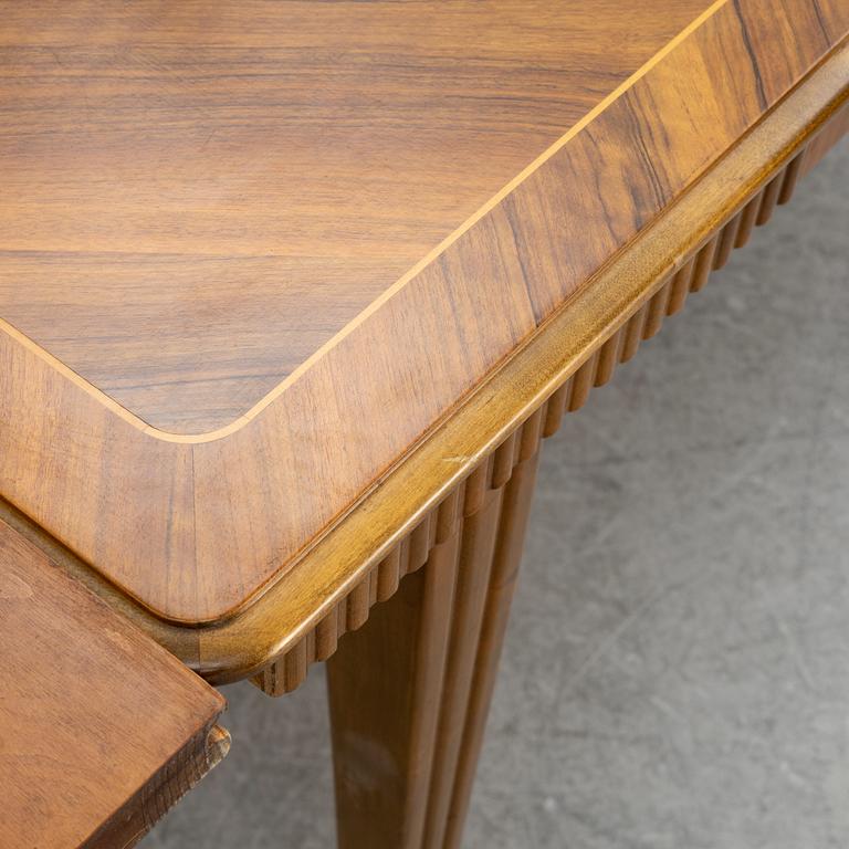 Dining table, Swedish Modern, 1930s/40s.
