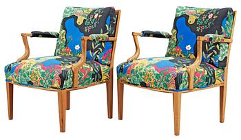 457. JOSEF FRANK, karmstolar, ett par, Firma Svenskt Tenn, modell 969.