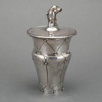VAS/POKAL, silver, CA Sandberg Eftr GC Gustafsson, Helsingbord, 1919. Vikt ca 616g.