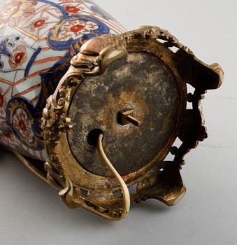 BORDSLAMPA, porslin, Imari, 1800-tal.
