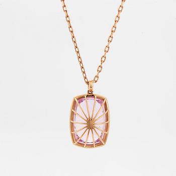 Kunzite and diamond necklace.