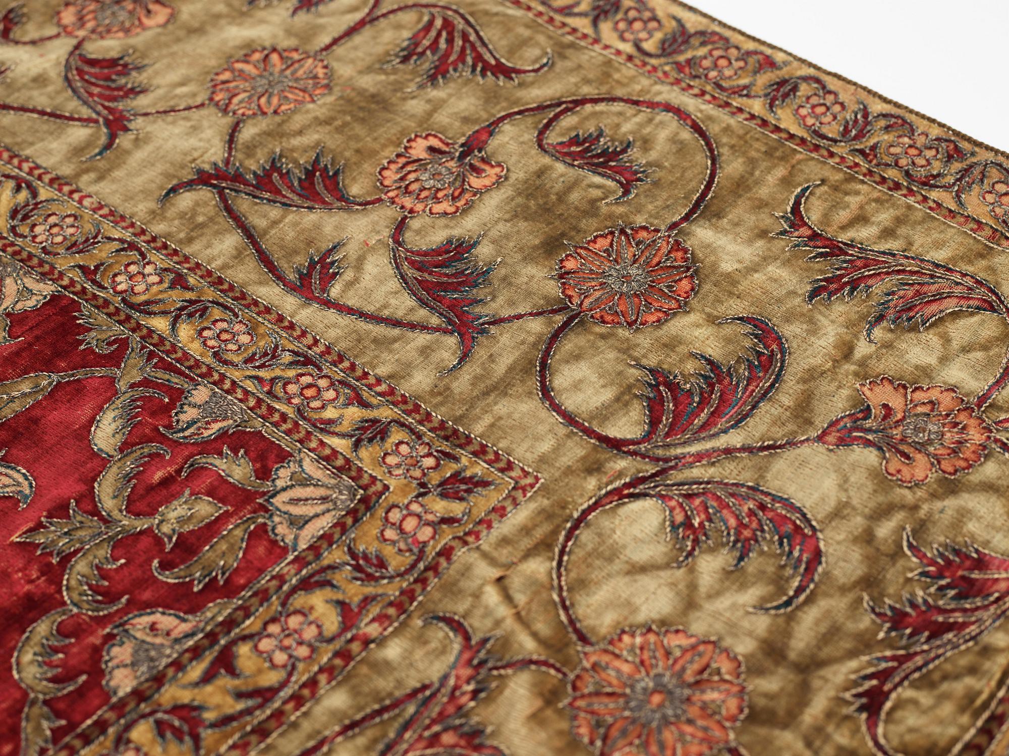 MOGUL SILKESSAMMET, Indien, sannolikt 1700-talets andra hälft, ca 227 x 146,5 cm.
