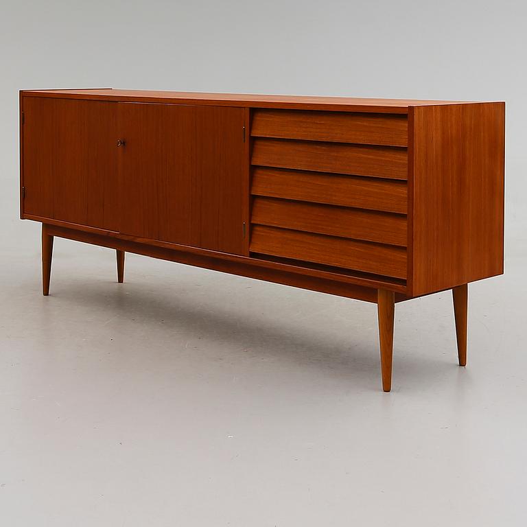 SIDEBOARD, 1900-talets andra hälft.
