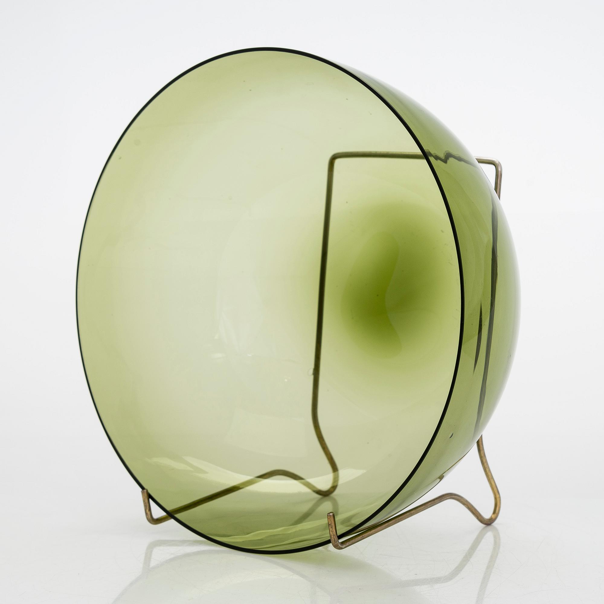 Five dessert bowls model 1344 by Saara Hopea and a green glass bowl model 1329 by Kaj Franck, Notsjö Nuutajärvi, 1950s.