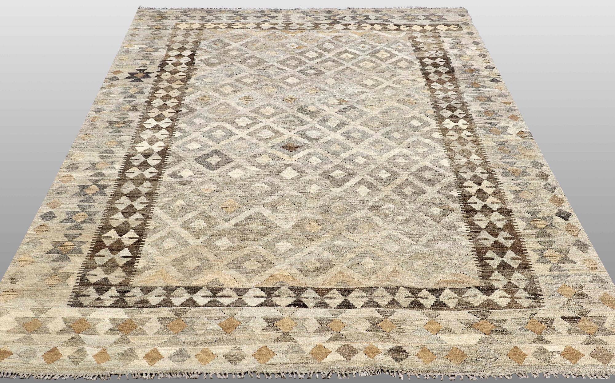 A Kilim carpet, ca 297 x 207 cm.