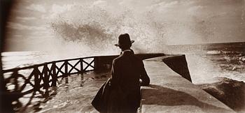 303. Jacques Henri Lartigue, "Sala au Rocher de la Vierges, Biarritz", 1927.