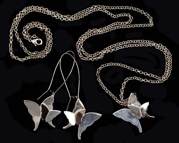 SMYCKESSET, sterlingsilver, "Miss Butterfly", design Efva Attling, Stockholm. Totalvikt ca 32 g.