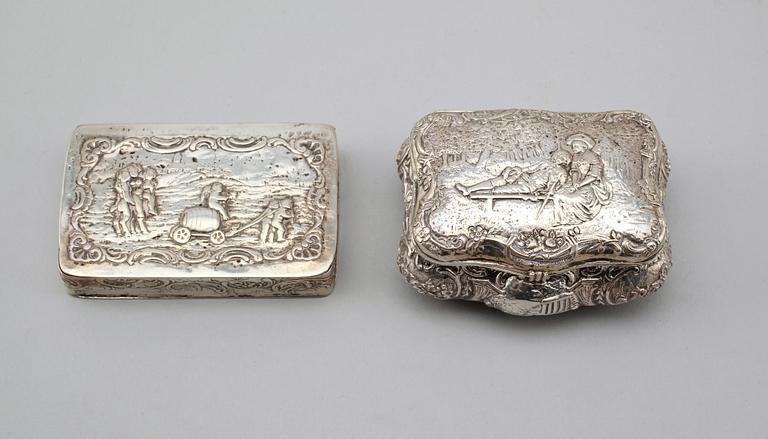 DOSOR, 2 st, silver, 1800-/1900-tal. Vikt ca 212 gram.