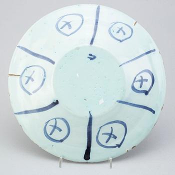 A Delft faiance dish, 18th century.