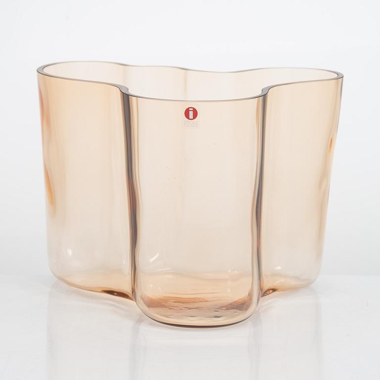 Alvar Aalto, vas, glas, "3030", 60-års jubileumsvas, signerad Alvar Aalto Iittala 1936-1996.